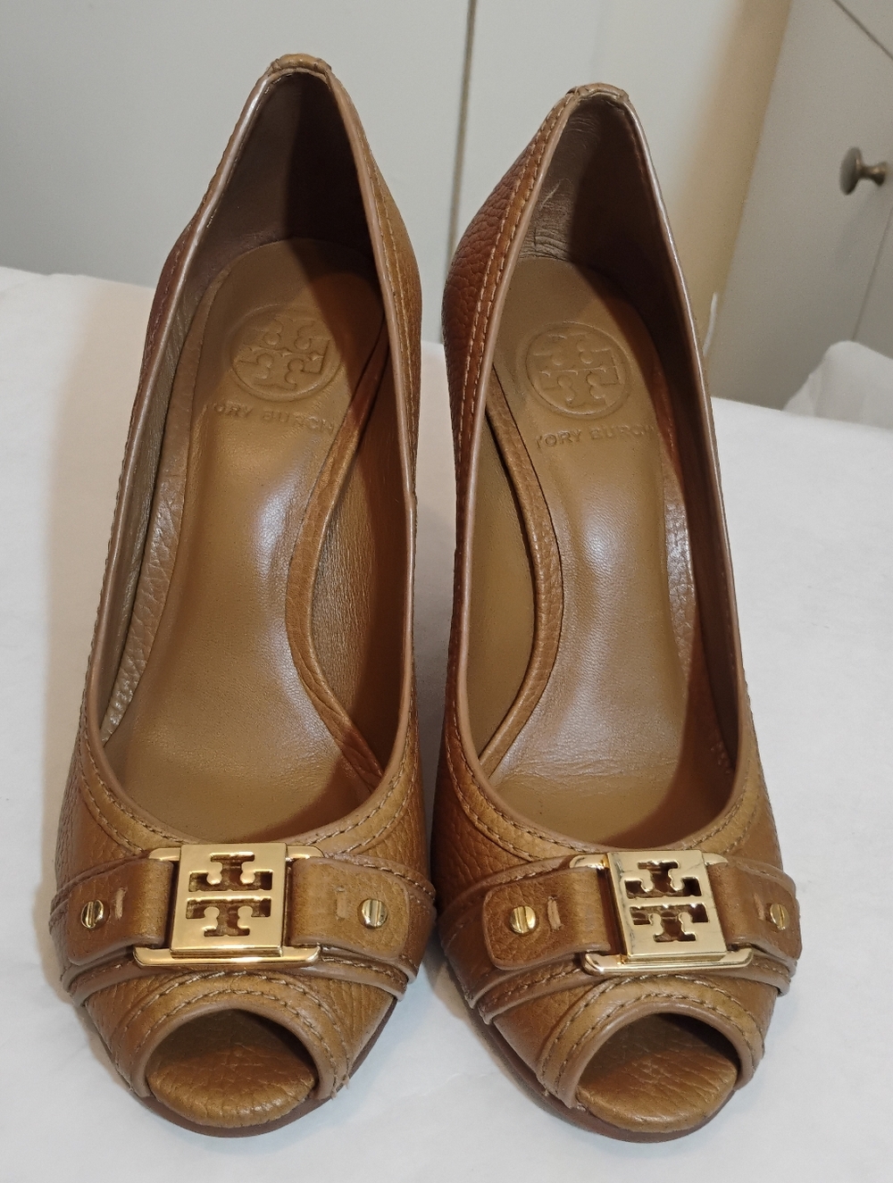 Tory Burch Carnell Peep Toe Wedge Size 6M